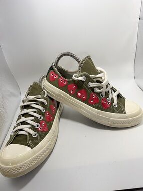 Converse Play  hearts Sneakers in Teal and Beige
